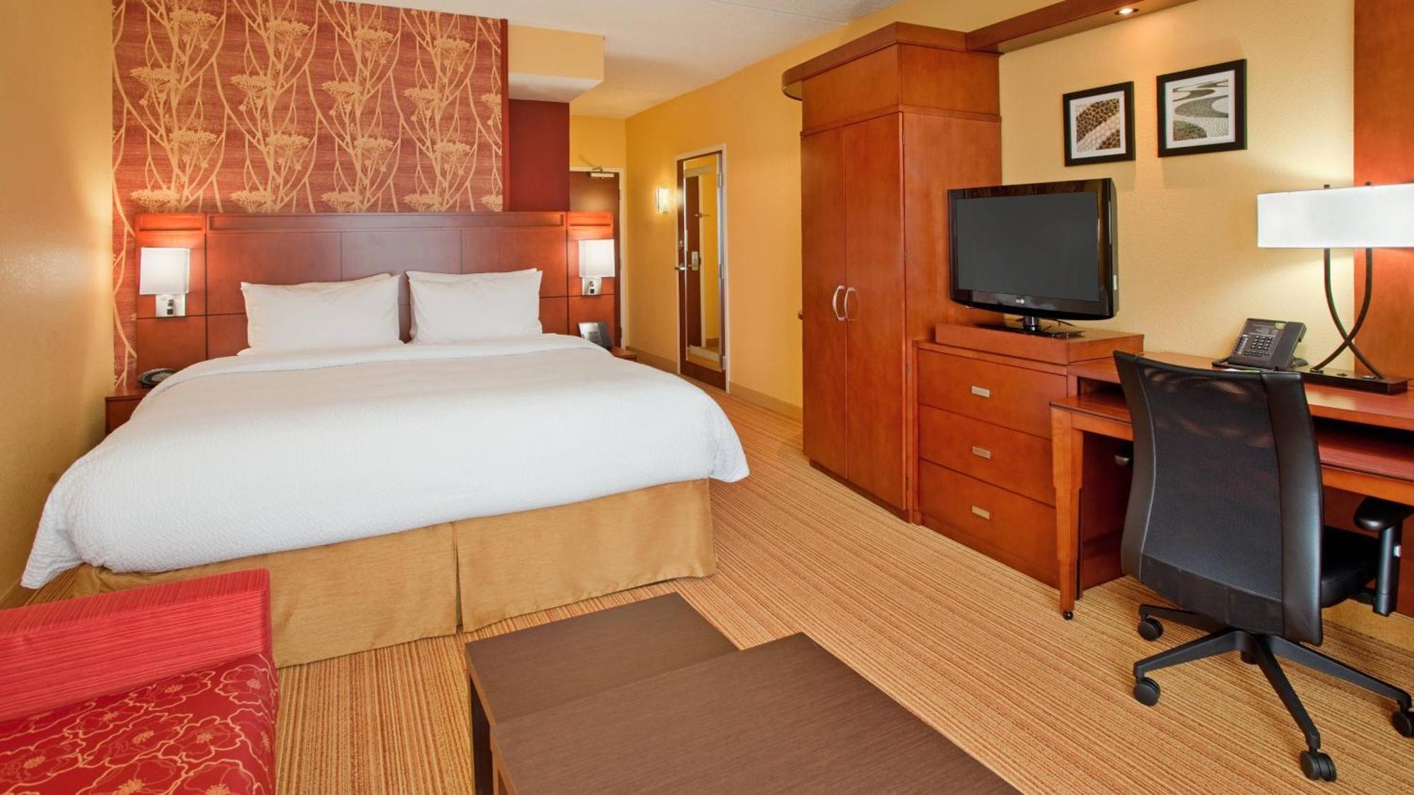 Courtyard By Marriott Pittsburgh North/cranberry Woods 3*