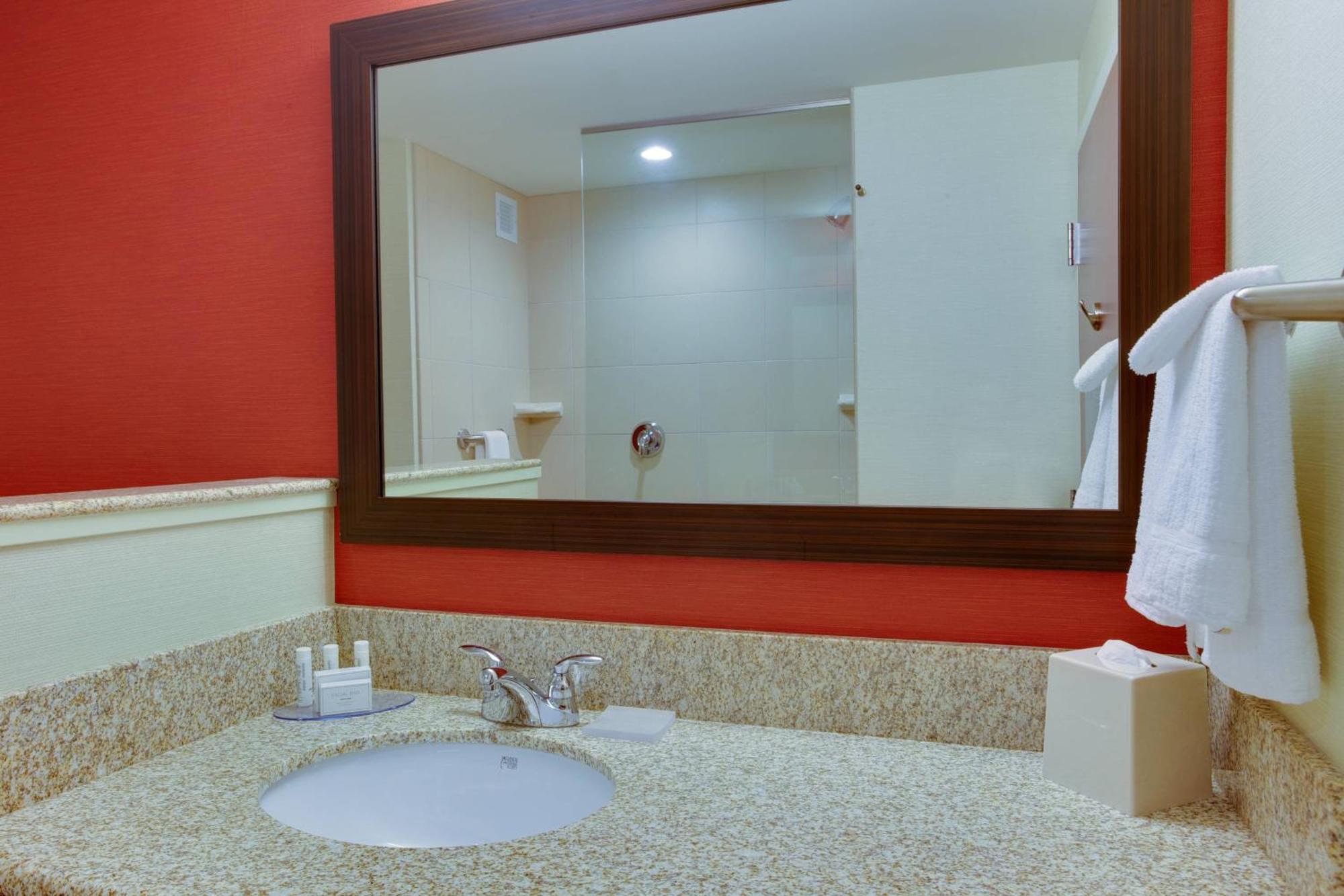 Courtyard By Marriott Pittsburgh North/cranberry Woods 3* Cranberry Township